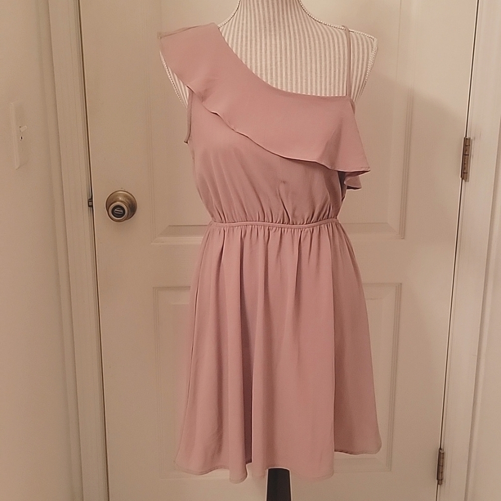 Monteau beige/nude 1 shoulder dress. Size M, NWT.